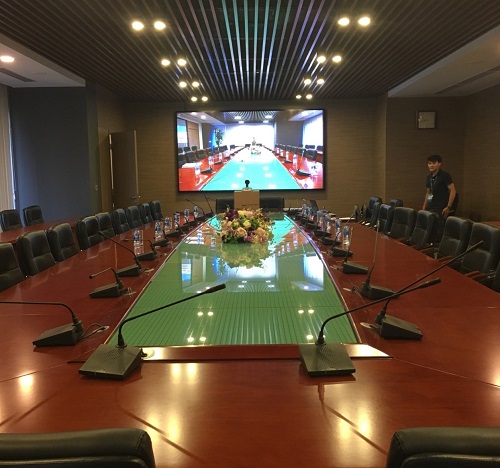 Mô hình phòng họp lớn sử dụng thiết bị đầu cuối hội nghị truyền hình
